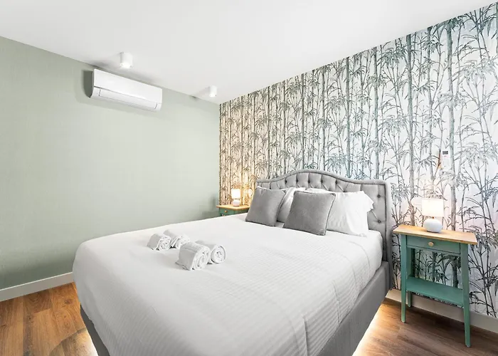 Bonjardim - Modern Garden Duplex M 아파트