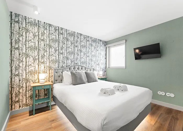 Bonjardim - Modern Garden Duplex M 아파트 *