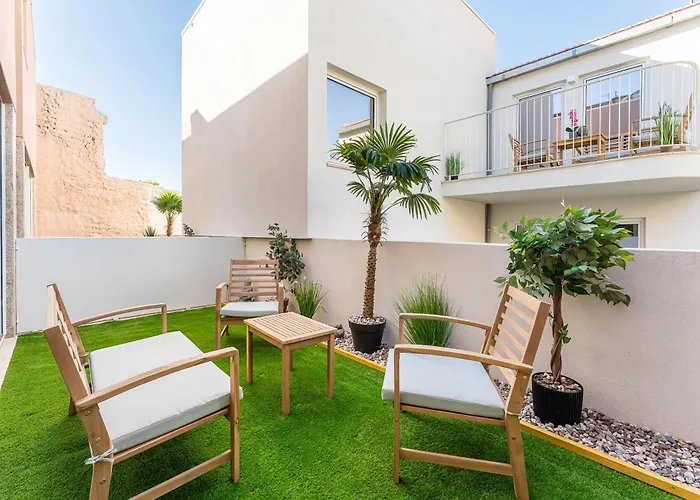 Bonjardim - Modern Garden Duplex M Appartement