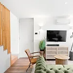 Bonjardim - Modern Garden Duplex M Apartment